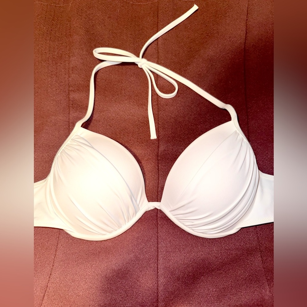 NEW, Never Worn White Halter Push Up Underwire Bikini Top 36B Cupshe
